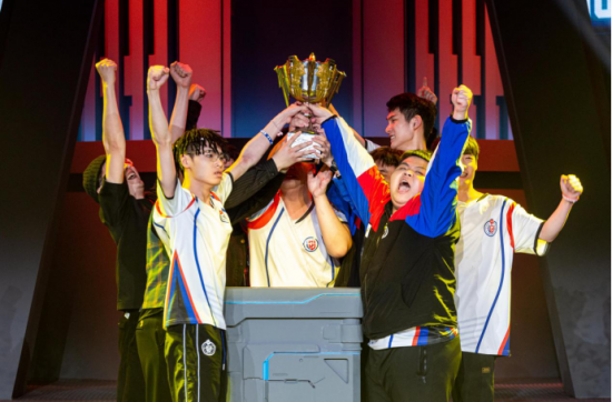 邓紫棋发布英雄联盟S15主题曲Uzi惊喜现身引发热议