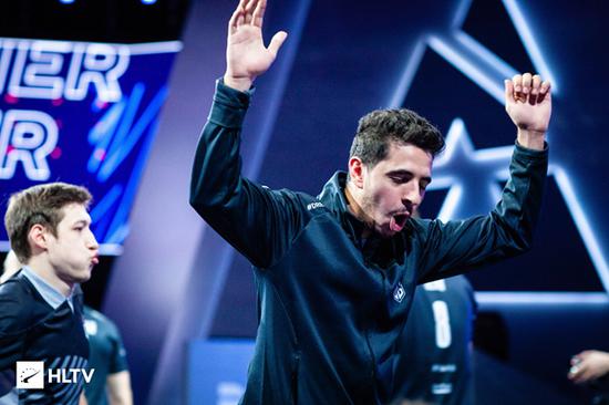 PC市场存储短缺引发出货量暴跌12%入门级PC面临挑战